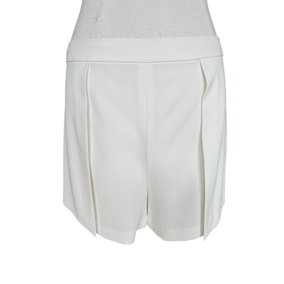 ALICE + OLIVIA IVORY DRESS SHORTS EXPOSED BACK ZIPPER SIZE 8 - Picture 1 of 6